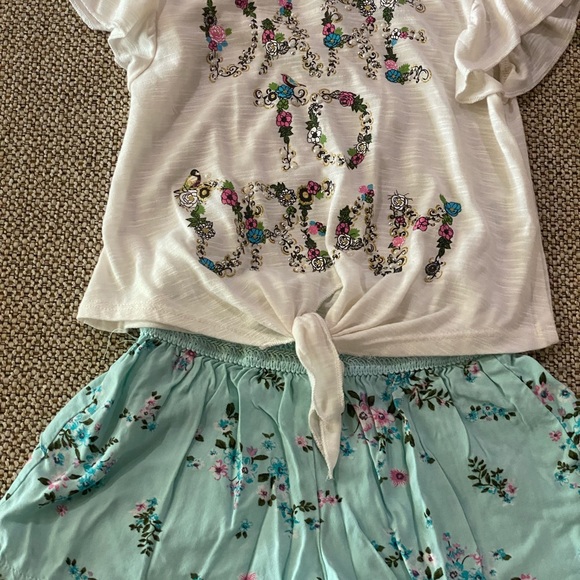 Knit Works Short Set - Picture 1 of 6